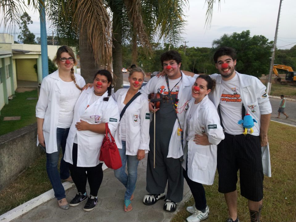 Visita aos jovens hospitalizados (Boate Kiss) e suas fam�lias no HUSM